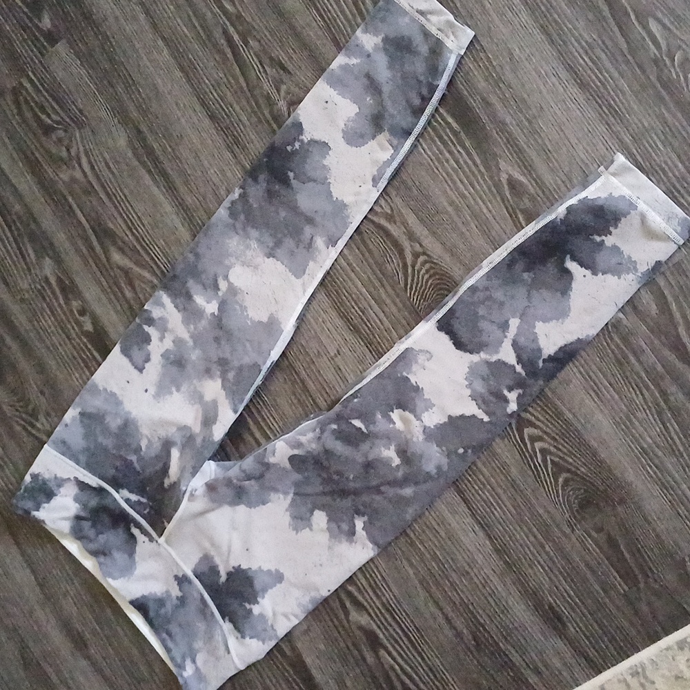 🔥🔥🔥Lululemon Wunder Under floral platoon Silver spoon cropped leggings 8 grey - Picture 1 of 13